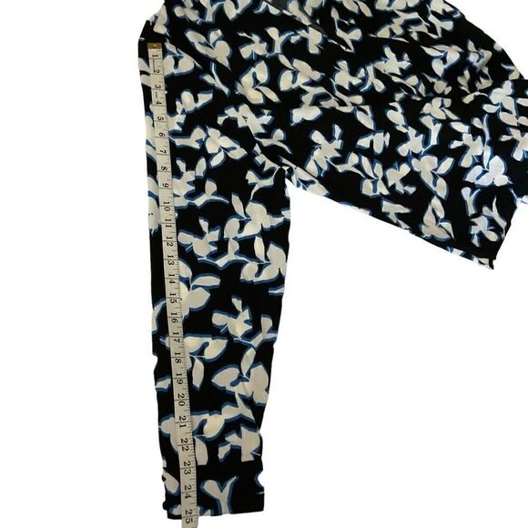 Halogen Button Down Blouse V-neck Black White Blue Floral Button Cuffs Women 2X - Picture 6 of 11